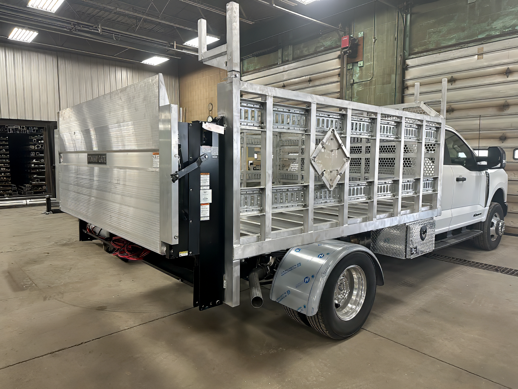 Service Body w/ Liftgate